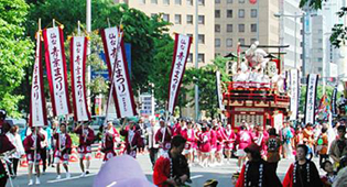 Aoba festival (in May)