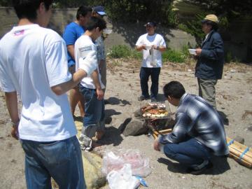 浜辺のBBQは最高です