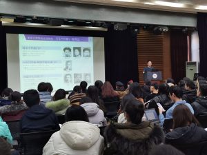 中国代表事务所高级研究员余京智（清華大学教授）介绍東北大学