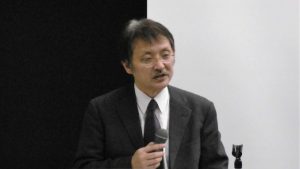 講演総括を行う公共政策大学院 院長 戸澤 英典教授
