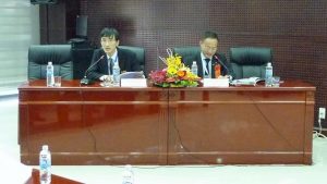 分科会で共同議長を務める植木理事（左）とベトナム教育訓練省国際協力局長のDr. Nguyen Xuan Vang